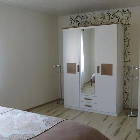 Semesterbostad Foahrgaass 7a Modern Retreat *